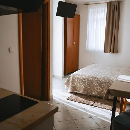 Garden House Apartment