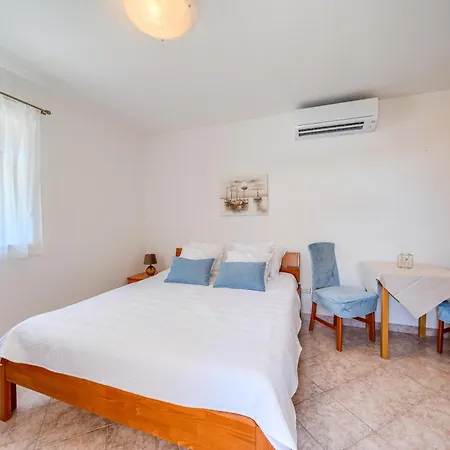 Garden House Appartement Vodice