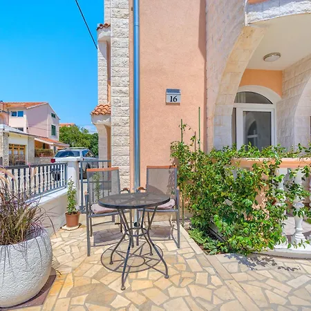 Garden House Appartement Vodice