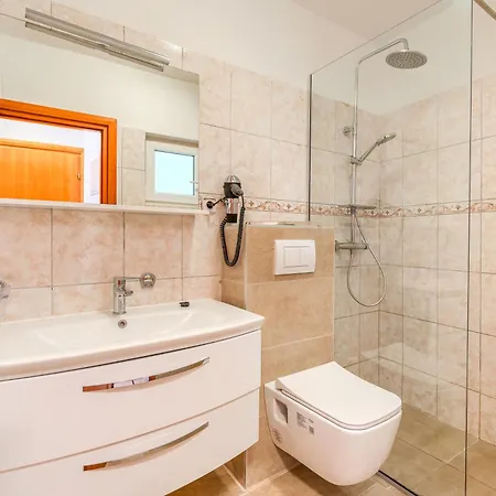 Garden House Appartement Vodice